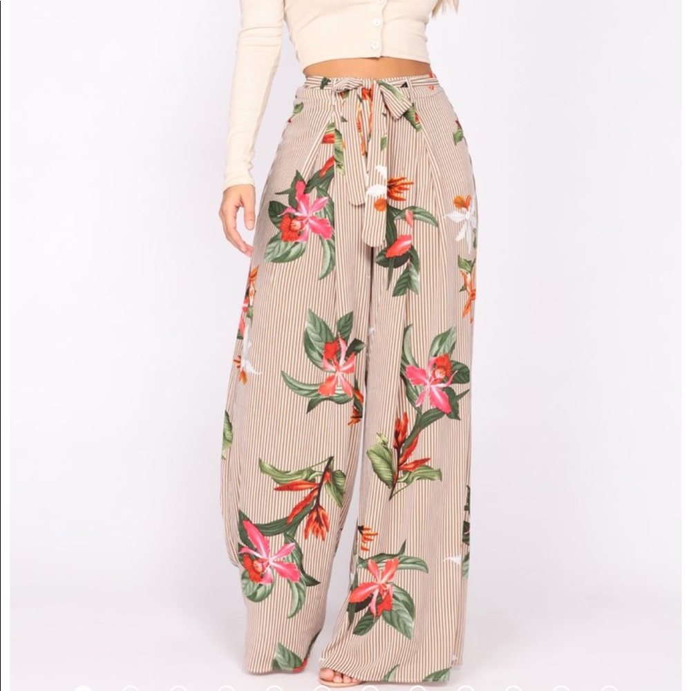 NWT Fashion Nova Floral woven pants, new with tags